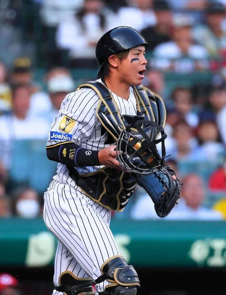 阪神才木投手ユニフォーム（ホーム）Ｌ+ 優勝記念オリジナルポストカード５枚 阪神タイガースリーグ優勝記念グッズの予約販売を開始!!｜SSKベース